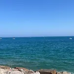 Appartement T2, Climatise, Wifi, Parking Et Piscine Prives