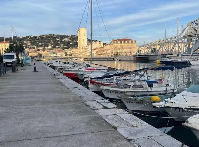 Appartement T2, Climatise, Wifi, Parking Et Piscine Prives
